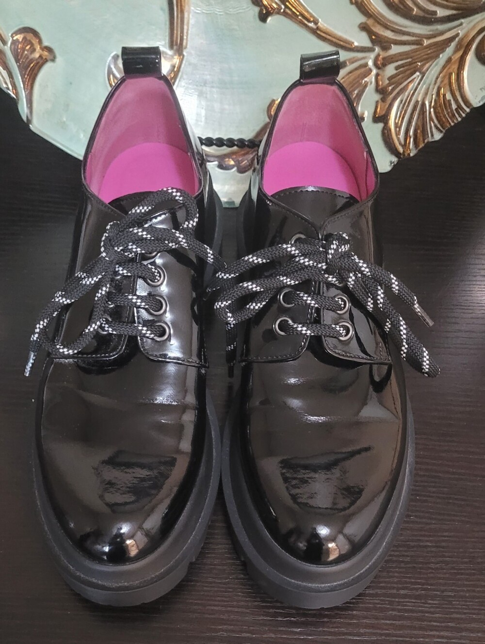 "NWOT" LE BABE Patent Leather Loafers